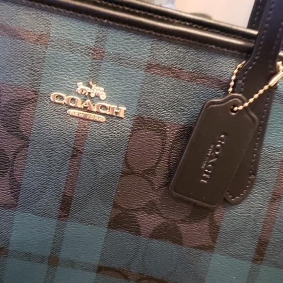 Coach tote & wallet - Picture 2 of 8